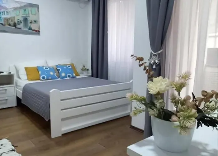 Apartman Mila 23 *